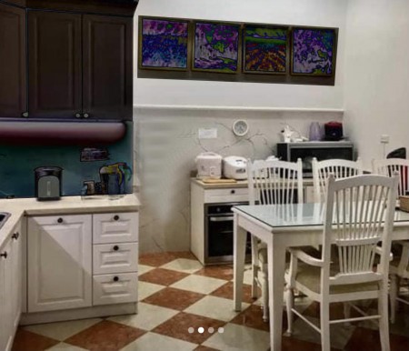 Bán nhà ngã tư Phạm Hùng, diện tích sử dụng 40m2, mới ở được vài năm, giá bán 3 tỷ.