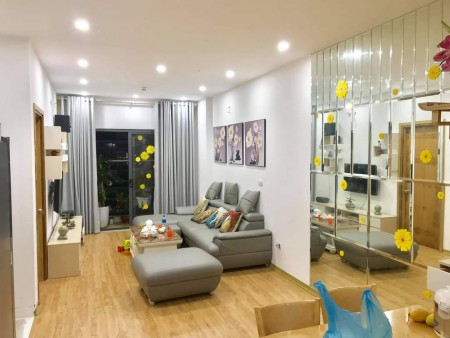 Cho thuê căn hộ ở tòa Golden West số 2 Lê Văn Thiêm, 2-3PN giá 10tr/tháng. LH 0327582785
