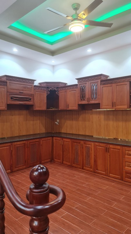 Nhà đẹp gần trung tâm giá tốt bán nhanh mùa dịch sổ hồng chính chủ, bàn giao ở ngay