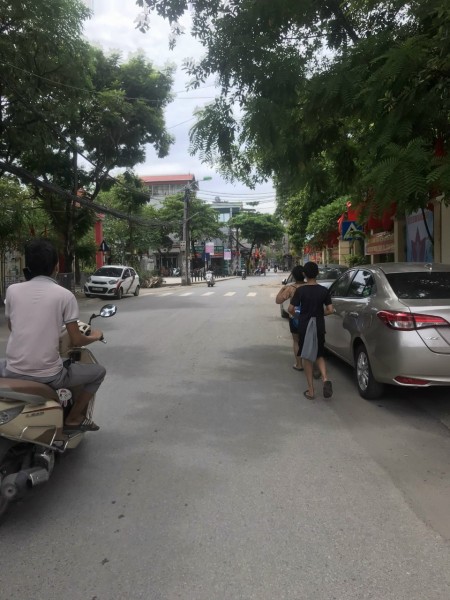 Chính chủ cần bán gấp nhà phố Nguyễn Hoàng kinh doanh ô tô dân trí cao lh 0962157266