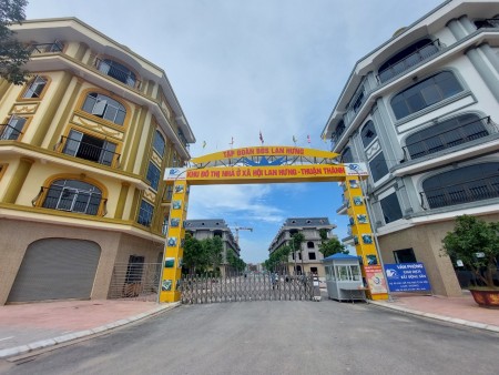 Shophouse Lan Hưng Thuận Thành tiện ích đầy đủ, giá bán 4.5 tỷ, liên hệ 0779273787