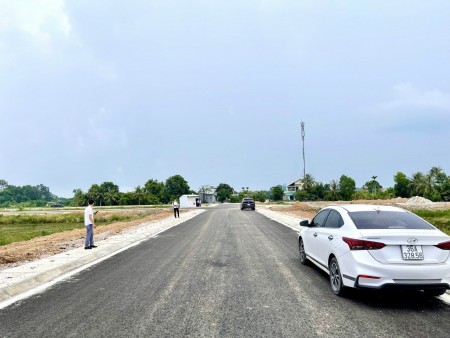 Bán đất mặt tiền Quốc Lộ 1A - Mặt bằng 5158 Quảng Ninh, đất đẹp vuông, sổ đỏ lâu dài
