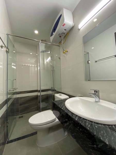Bán gấp Phú Diễn Bắc Từ Liêm dtsd 33m2 5 tầng mt 4.62m, giá 3.6 tỷ, nhà mới ở luôn