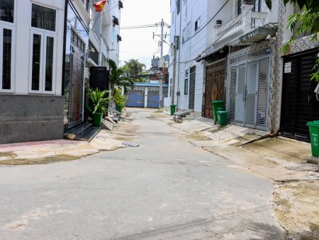 Bán căn nhà trung tâm Hiệp Bình Chánh TP Thủ Đức DTSD 255m2 5 tầng, sổ Hồng Riêng