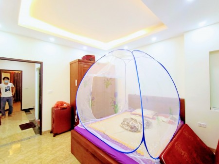 Nhà đẹp, 2 thoáng ở ngay, Ôtô vào nhà, phố Ngọc Lâm, Long Biên. Dt 55m2 x 5 tầng, Mt 5m, giá 5.8 tỷ