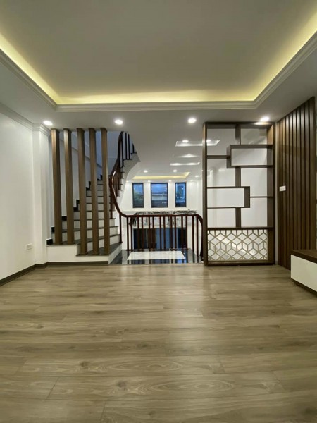 Chỉ với nhỉnh 4 tỉ có nhà riêng Kim Ngưu, ô tô cách 30m, cách mặt phố 200m, 55m*5 tầng mt 5.2m