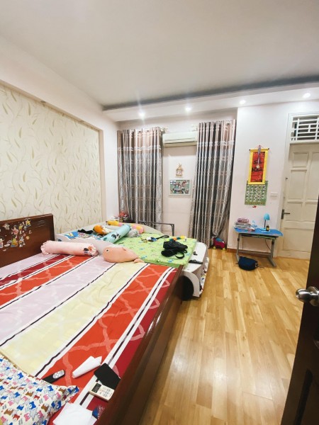 Bán nhà Tôn Đức Thắng, diện tích sử dụng 30m2, dúc kiên cố 4 tầng, giá bán 2.6 tỷ
