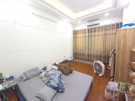 Bán nhà nguyên căn phố Mậu Lương, Quận Hà Đông, dt 40m2, 5 tầng, ô tô, giá chỉ 2.1 tỷ