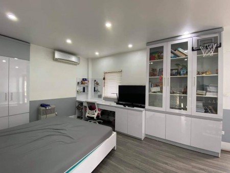 Nhà đẹp mặt phố Vip view hồ 3 mẫu kinh doanh đỉnh, đường 3 ô tô tránh, sổ nở hậu bàn giao ngay
