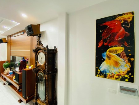Mặt ngõ ô tô, mặt hồ Kim Đồng diện tích sử dụng 54m2 5 tầng mặt tiền 3,4m giá 8.8 tỷ