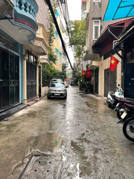 Bán nhà Thái Hà, kinh doanh, ô tô đỗ cửa, 30m ra phố, diện tích sử dụng 40m2 hơn 5 tỷ