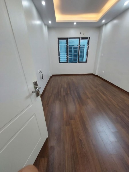 Chính chủ sổ đỏ, dt 30m2 4 tầng, giá chỉ 2,7 tỷ, nhà gần Vinhome Smart tây mỗ, Nam Từ Liêm