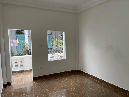 Bán nhà Đê La Thành 43m2 4.5 tỷ. Đẹp hững hờ. Ngõ rộng thông thoáng, gần phố
