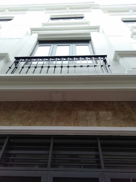 Bán nhà phố Ngọc Lâm, Long Biên 5 tầng 50m2, 2 thoáng nội thất sang trọng, giá 7 tỷ