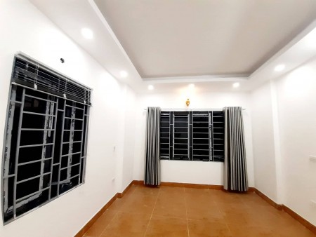 Bán nhà Phú Lương Hà Đông, dtsd 45m2, 4 tầng mới xây căn góc ô tô vào nhà, giá 2.2 tỷ