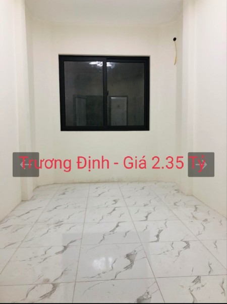 Bán nhà Trương Định dtsd 21m, 5 tầng giá 2.35 tỷ, nhà đẹp, ở ngay, gần phố, SĐCC