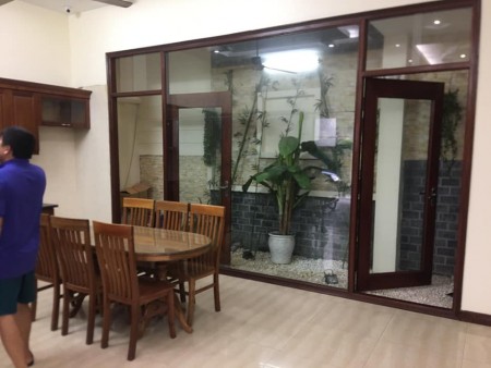 Bán nhà Tứ Hiệp, ngõ rộng, ôtô vào nhà, kinh doanh, dt 80m x3 tầng, mt 4m, giá 5,8 tỷ