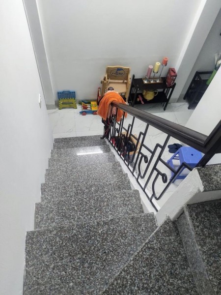 Cần tiền bán nhà giảm giá sốc Quận Hai Bà Trưng, gần hồ ô tô 50m2, dt 65m2, nhỉnh 4 tỷ