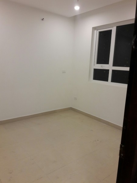 Bán căn hộ 71m2 tòa 60 Hoàng Quốc Việt - tầng trung - giá 36tr/m2 - bao sổ đỏ