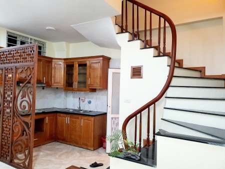 Bán nhà Cổ Nhuế, Quận Bắc Từ Liêm diện tích 30m2, 5 tầng, mặt tiền 3m, giá bán 3,1 tỷ