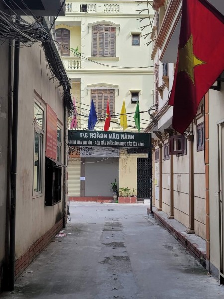 Bán nhà ngõ 3 mặt phố Cù Chính Lan, Thanh Xuân, dt 35m2, 4 tầng nhỉnh 3 tỷ, gần phố, nhà mới