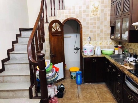Kim Mã ngõ thông, diện tích sử dụng 30m2 đúc kiên cố 4 tầng giá bán 2.8 tỷ, lh 0988899816