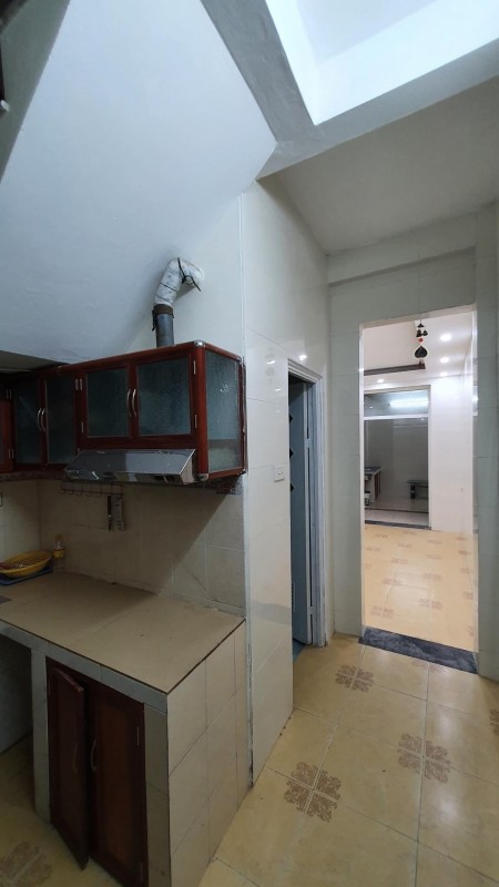 Chính chủ bán nhà giá siêu rẻ, nhà mới, ngõ Chợ Khâm Thiên, Đống Đa dt 39m2, 4 tầng, giá 2,58 tỷ