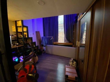 Nhà đẹp, Quận 10, xe hơi đỗ cửa, giá rẻ chỉ 5 tỷ, pháp lý sạch đẹp, công chứng ngay trong ngày