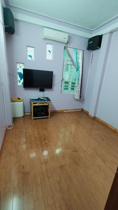 Chính chủ bán nhà đường Hoàng Mai gần Hồ Đền Lừ, các trường C1,2, Chợ.