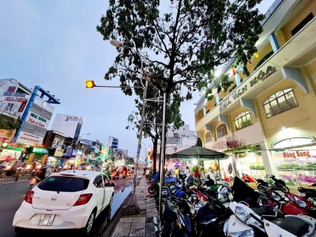 Bán nhà nguyên căn mặt tiền đường Lý Thái Tổ Quận 3, nở hậu tài lộc, giá bán 10 tỷ 9