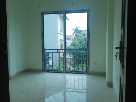 Bán nhà siêu hót siêu phẩm Hoàng Mai, diện tích 45m2, ô tô gần 5 tầng mới đẹp, giá 3 tỷ