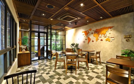 Tòa nhà căn hộ cao cấp Tây thuê Bar Coffe mặt phố Âu Cơ dt 174m2 xây 2020 10 tầng giá 75 tỷ
