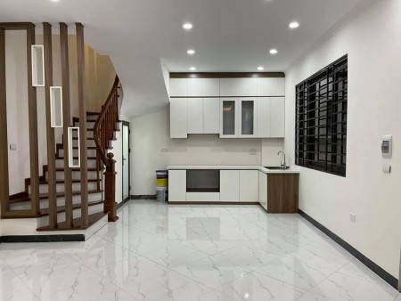 Bán nhà đẹp nhất Quận Thanh Xuân, diện tích sử dụng 41m2, giá bán 5.5 tỷ sổ đỏ vuông vắn