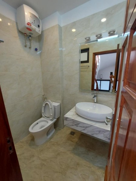 Bán nhà Mạc Thái Tổ phân lô vỉa hè ô tô tránh thang máy dt 61m2 7 tầng nhỉnh 14 tỷ