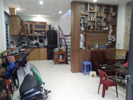 Chính chủ sổ đỏ, cực hiếm nhà bán, lô góc, dt 33m2 mt 4,7m, giá 2,98 tỷ, Tây Mỗ, Nam Từ Liêm