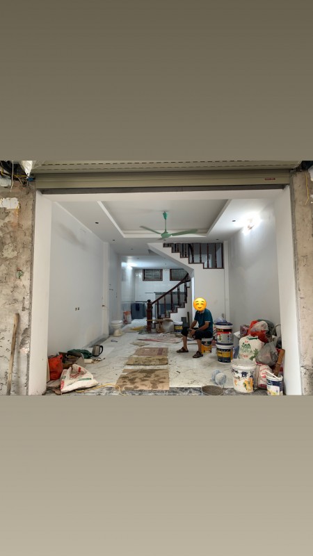 Bán gấp căn nhà mặt ngõ Hoàng Cầu, diện tích sử dụng 46m2 đúc kiên cố 4 tầng, giá tốt