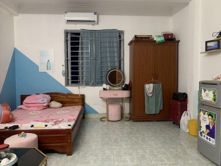 Chủ nhà cần bán nhà nguyên căn mặt phố 10m, giá bán 5.5 tỷ, diện tích 107m2, mặt tiền 4.5m