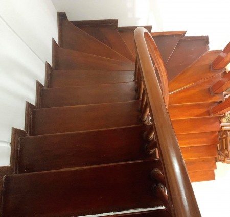 Bán nhà đường Láng Đống Đa, diện tích rộng, nhà đẹp ở ngay, diện tích 56m2 đúc 5 tầng
