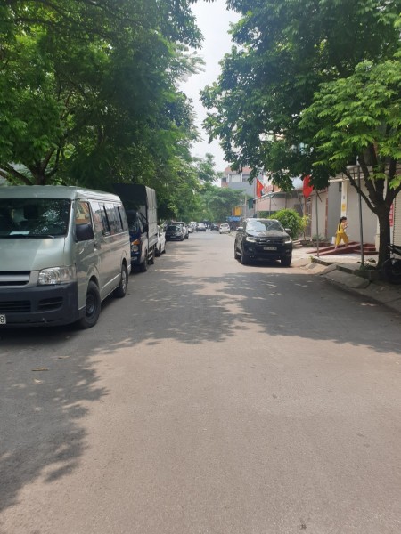 Bán nhà siêu hiếm Lĩnh Nam, xe Đầu kéo đỗ cửa, 122m2, giá sốc 5.26 tỷ