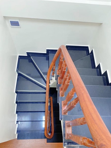 Bán nhà Lâm Du, Bồ Đề diện tích sử dụng 61m² đúc kiên cố 4 tầng mặt tiền 4m nhà mới đẹp.