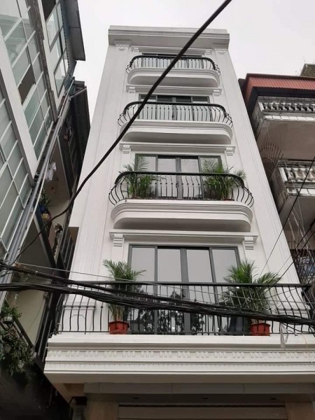 Hơn cả 1 siêu phẩm Phố Thịnh Quang, ôtô đậu cạnh nhà, cạnh chợ lớn DT 35m2 giá hộ nghèo