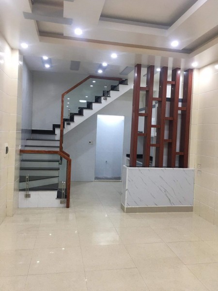 Nhà phố Nguyễn Tường Loan diện tích sử dụng 40m2 giá bán 3.75 tỷ, nhà xây mới hiện đại