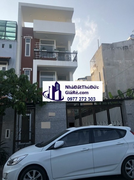 Cho thuê nhà quận Thủ Đức khu dân cư Hồng Long, phường Hiệp Bình Phước đúc 4 tầng