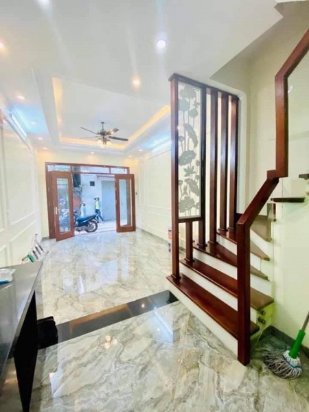 Nhà Ngọc Thụy, 35/36m, 4 tầng, phân lô, nhà 2 mặt thoáng, ô tô đỗ cửa, nội thất đẹp, chỉ 3.2 tỷ,