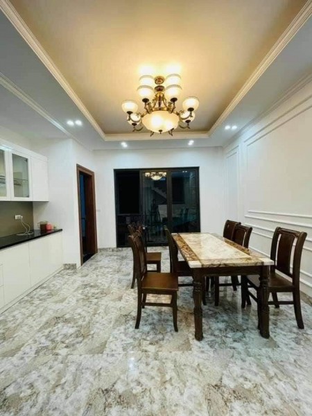 Bán nhà Hồng Tiến Quận Long Biên ô tô đỗ cửa diện tích 30m2, giá bán 2.9 tỷ sổ chính chủ
