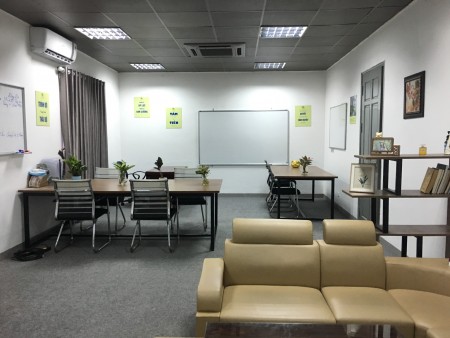 Cho thuê Văn phòng rẻ 100m2, 140m Khuất Duy Tiến nội thất cơ bản.