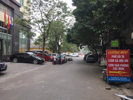 Bán nhà hiếm có còn sót lại nguyên căn Duy Tân, kinh doanh bất chấp phân lô, đúc 5 tầng
