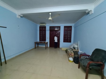 Bán đất tặng nhà 5 tầng phố Bồ Đề, diện tích sử dụng 50m2 mặt tiền 5.2m, gara, nhỉnh 5 tỷ