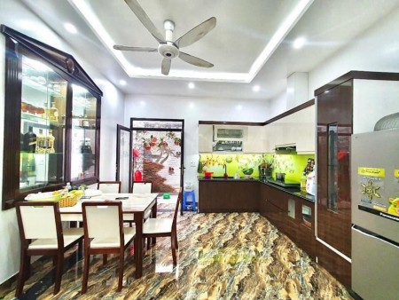 Bán nhà Thái Hà, Quận Đống Đa, kinh doanh đỉnh, diện tích 36m2 đúc 5 tầng, giá bán 5 tỷ 4