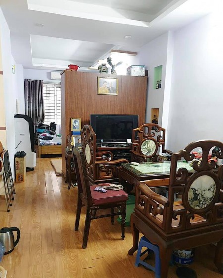 Bán gấp nhà lô góc, Yên Hòa Trung Kính diện tích 45m2 6 tầng, cách phố 30m, giá 4,6 tỷ.